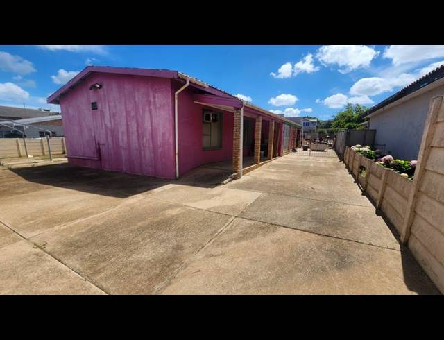 BUSINESS FOR SALE IN JEFFREYS BAY CENTRAL